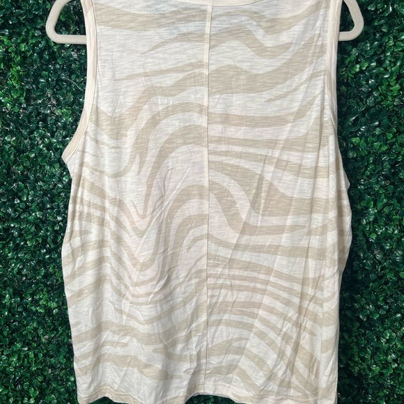 Woman Graphic Tank Top - Pink and Cream - Picture 2 of 3